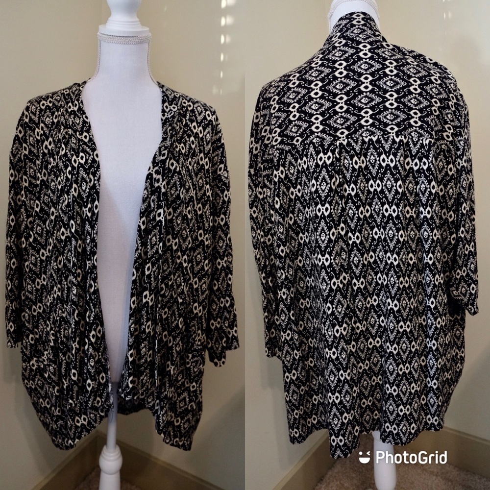 BOUTIQUE | Women's Black & Ivory Ikat Cardigan